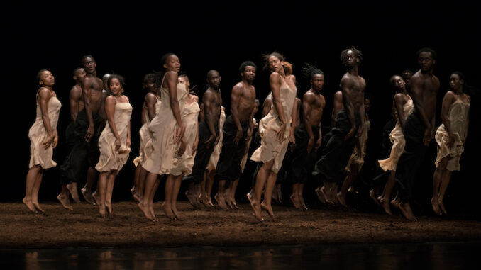 Ecole des Sables_The Rite of Spring_01 (credit Maarten Vanden Abeele)